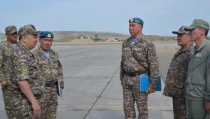 Казармы и жилфонд военных городков в регионах проверил замминистра обороны