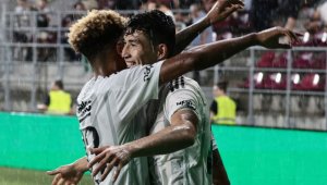 Бахтиер Зайнутдинов забил победный гол в дебютном матче за "Бешикташ"