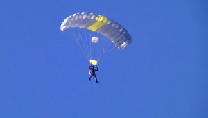 "Беркут-2" и "Мальва": с какими парашютами совершают прыжки десантники?