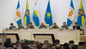 "Прорабатываются вопросы повышения окладов всем военнослужащим": состоялась расширенная коллегия МО РК