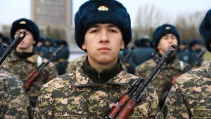 В Астане солдаты осеннего призыва дали клятву на верность Родине