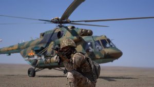 Первый полет: курсанты военного института сели за штурвал вертолета