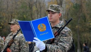 Церемония принятия воинской присяги солдат срочной службы двух воинских частей состоялась в Таразе