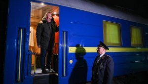 Министр обороны Германии прибыл в Киев