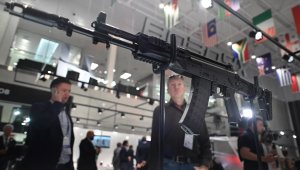 В Казахстане временно приостановлено производство автоматов Калашникова