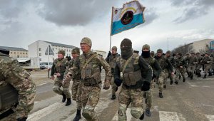 24 км в бронежилетах и с автоматами Калашникова – Новый год по-военному