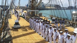 Почему аргентинским военным морякам запретили носить бороды?