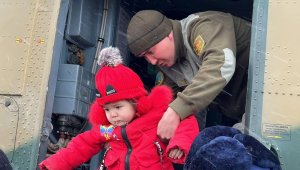 В Актобе военные летного института участвуют в ликвидации последствий наводнения