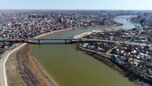 Уровень воды в реке Жайык в Атырау превысил пять метров