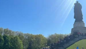 В Берлине запретили символы России у советских памятников