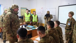 Министр обороны наградил солдата отпуском за образцовую службу