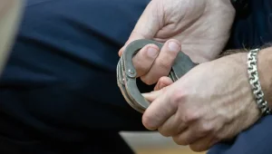 Разыскиваемого за особо крупное мошенничество казахстанца экстрадировали из ОАЭ