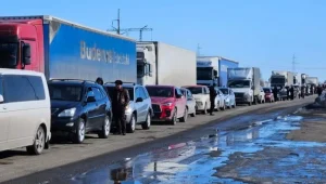 Костанайцы сообщают об огромной пробке на границе Казахстана и России