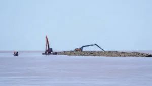 Более 2 млн кубометров воды откачали в Атырауской области